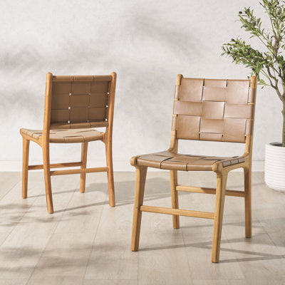 Chaise en cuir tissé d'Yvona