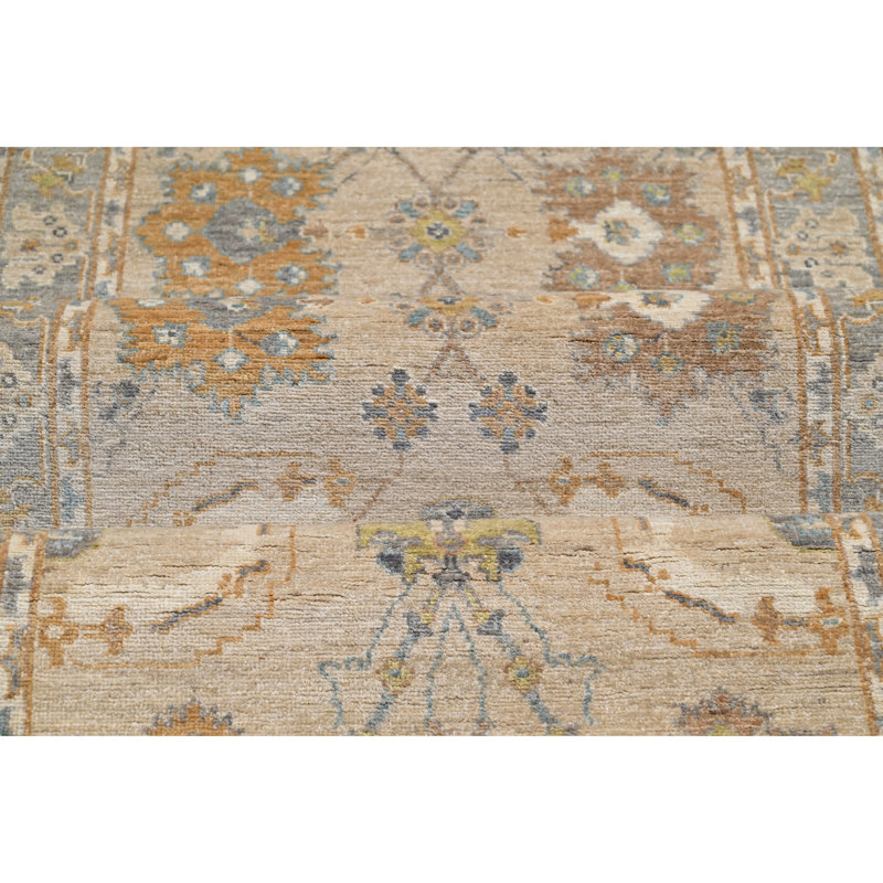 Hand Knotted Wool Area Rug in Cream And Silver