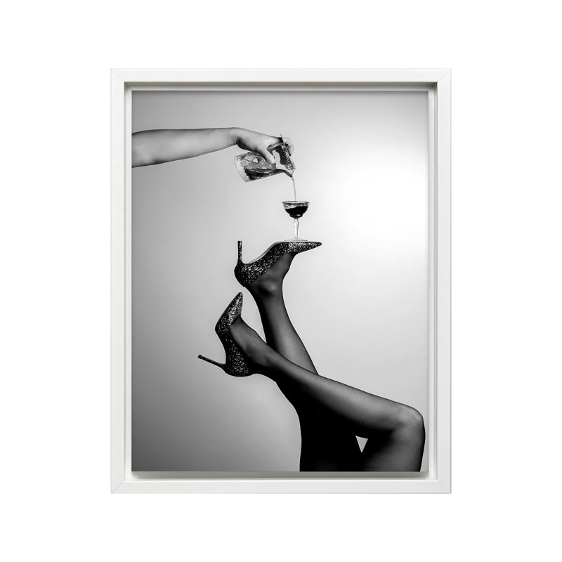 Cocktail sur des talons hauts, Canvas, White Framed, 16"H x 20"W