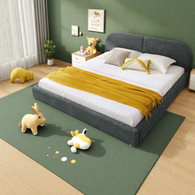Spacieux lits modernes très grand format, panneau de fibres à densité moyenne revêtu de tissu d'ameublement avec tête de lit courbée pour la maison