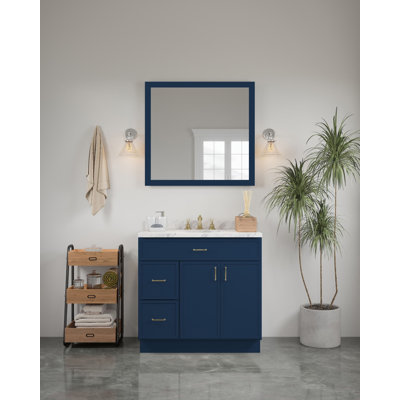 Miroir de salle de bain 36 po x 34 po Shaker