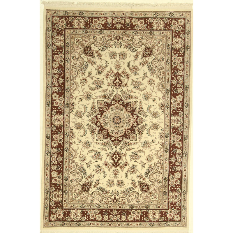 Tapis ivoire noué à la main de conception unique 4 pi x 5 pi 11 po Corine