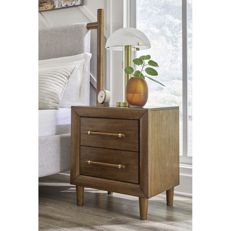 Grand lit tapissier, commode, miroir et table de chevet Lyncott