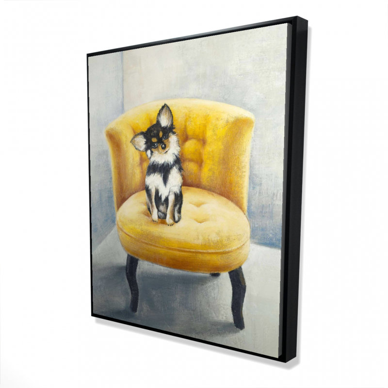 Chihuahua à poils longs sur un fauteuil jaune, reproduction sur toile, H 60 po x l 48 po