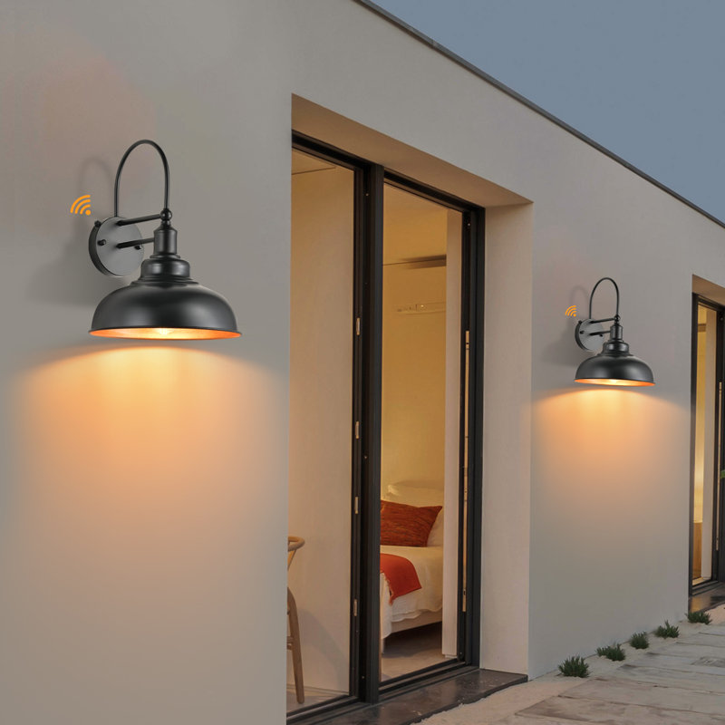 Iron Dusk To Dawn Auto Outdoor Wall Light, Matte Black/Gold