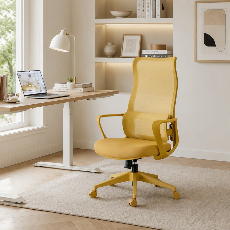 Chaise de bureau ergonomique en maille colorée avec soutien lombaire réglable, dossier haut respirant et siège en mousse moulée intégrée pour un confort et un soutien optimaux.