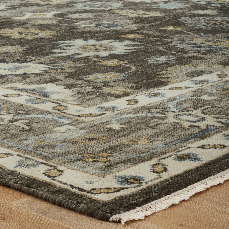 Oushara Hand Knotted Wool Oriental Area Rug, Rectangle 9' x 12'