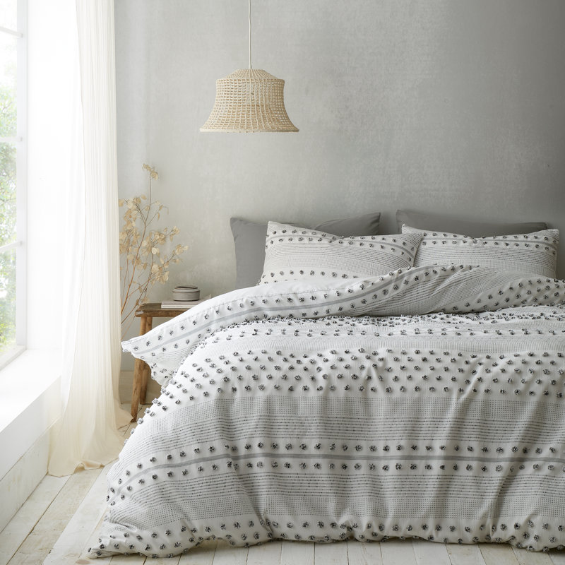 Polyester Abstract Duvet Cover Set with Pillowcases, Kingsize - 2 Standard Pillowcases