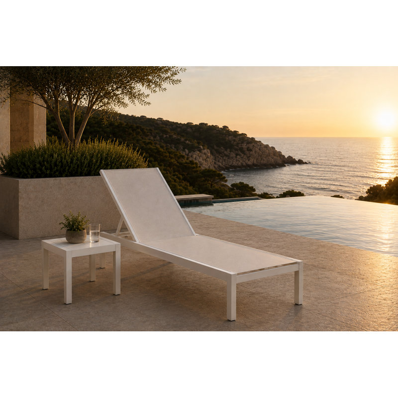 Ensemble de chaises longues inclinables d'extérieur de 76 po avec table d'appoint Aynura 2 pièces - Structure en aluminium, filet à séchage rapide et roues dissimulées - Blanc / blanc