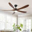 Ventilateur de plafond à 5 pales en bois massif de 62 pouces avec télécommande (avec lumière) DEL moderne à courant continu pour l'intérieur et l'extérieur pour patios, chambres à coucher et fermes