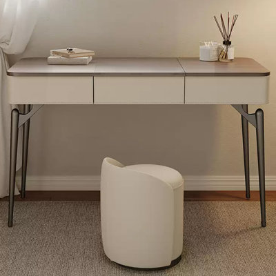 Commode en bois massif