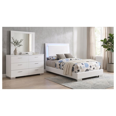 Ensemble de chambre à coucher Geneviève de 3 pièces avec tête de lit à DEL, fini blanc brillant, comprenant un cadre de lit, une commode et une table de chevet