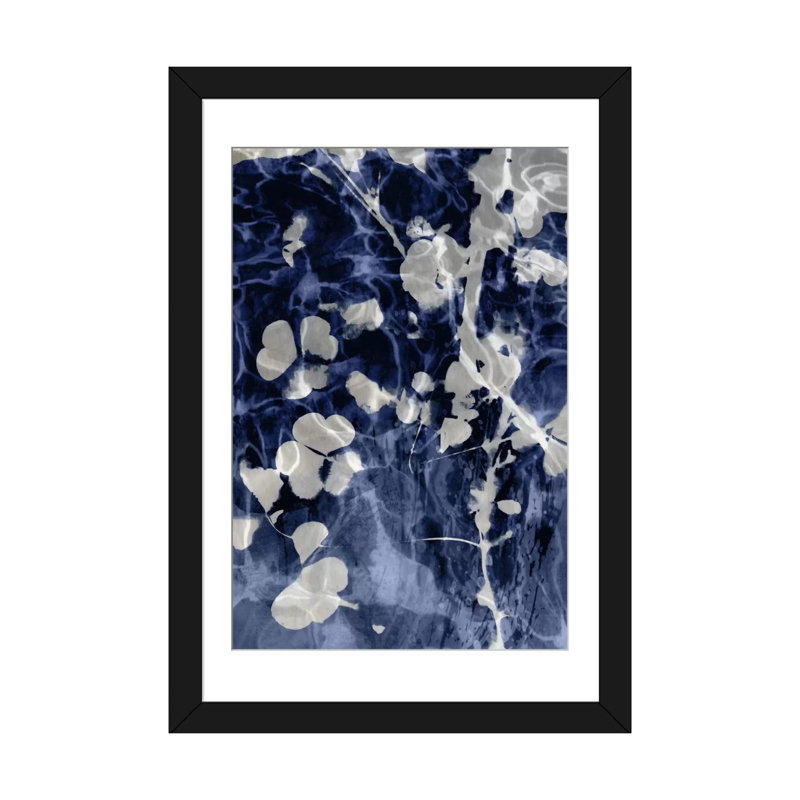 «Indigo Leaves IV», impression sur toile, H 24 po x l 16 po x P 1 po, Papier d'art encadré noir, Blanc