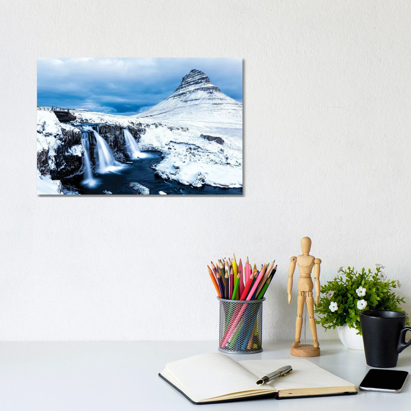 Hearts On Display by David Gardiner - Wrapped Canvas Gallery-Wrapped Canvas Giclée, 8"H x 12"W