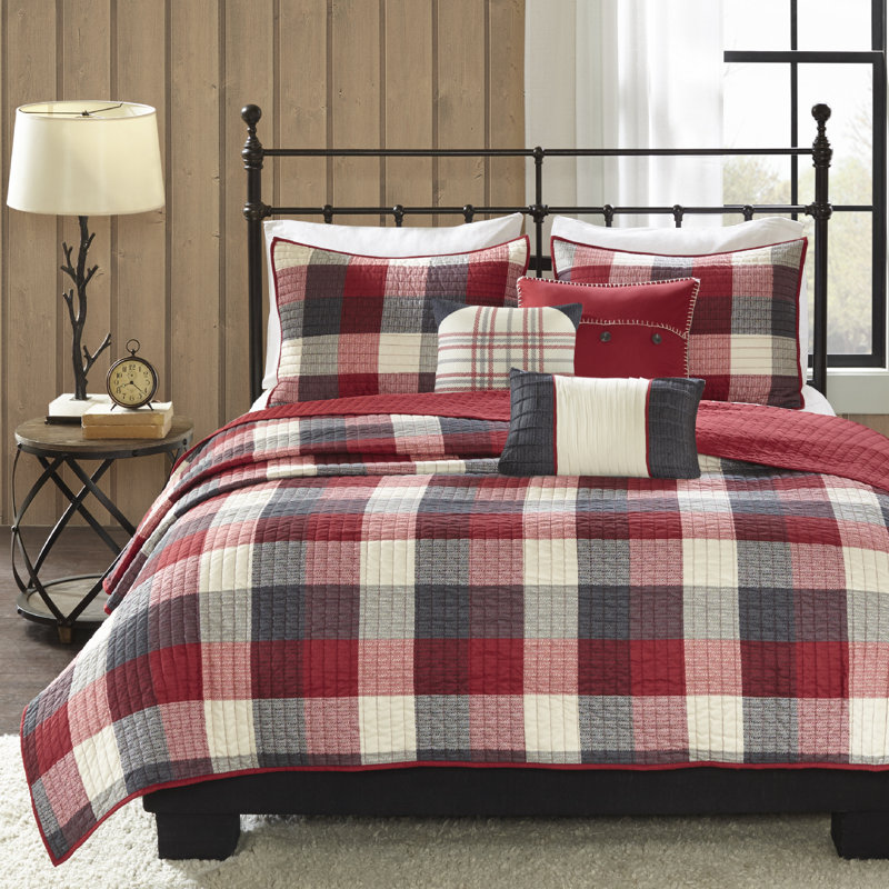 Red Full Reversible Plaid Quilt Set with Decorative Pillows