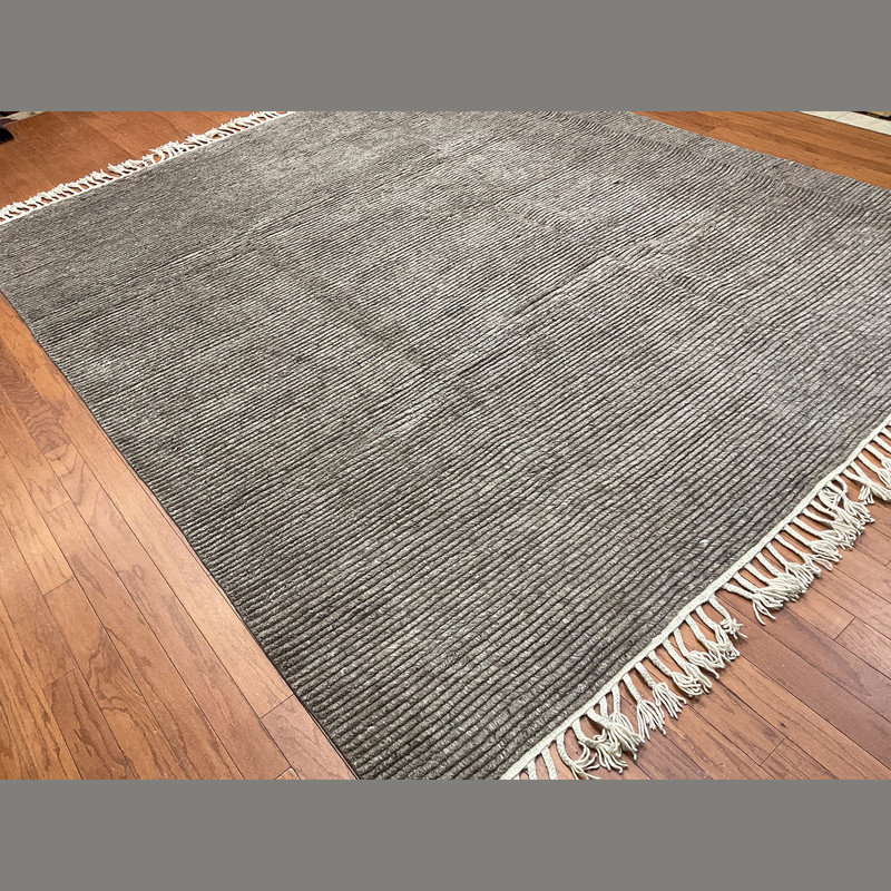 Tapis géométrique gris / blanc en laine crocheté à la main 8 pi x 10 pi