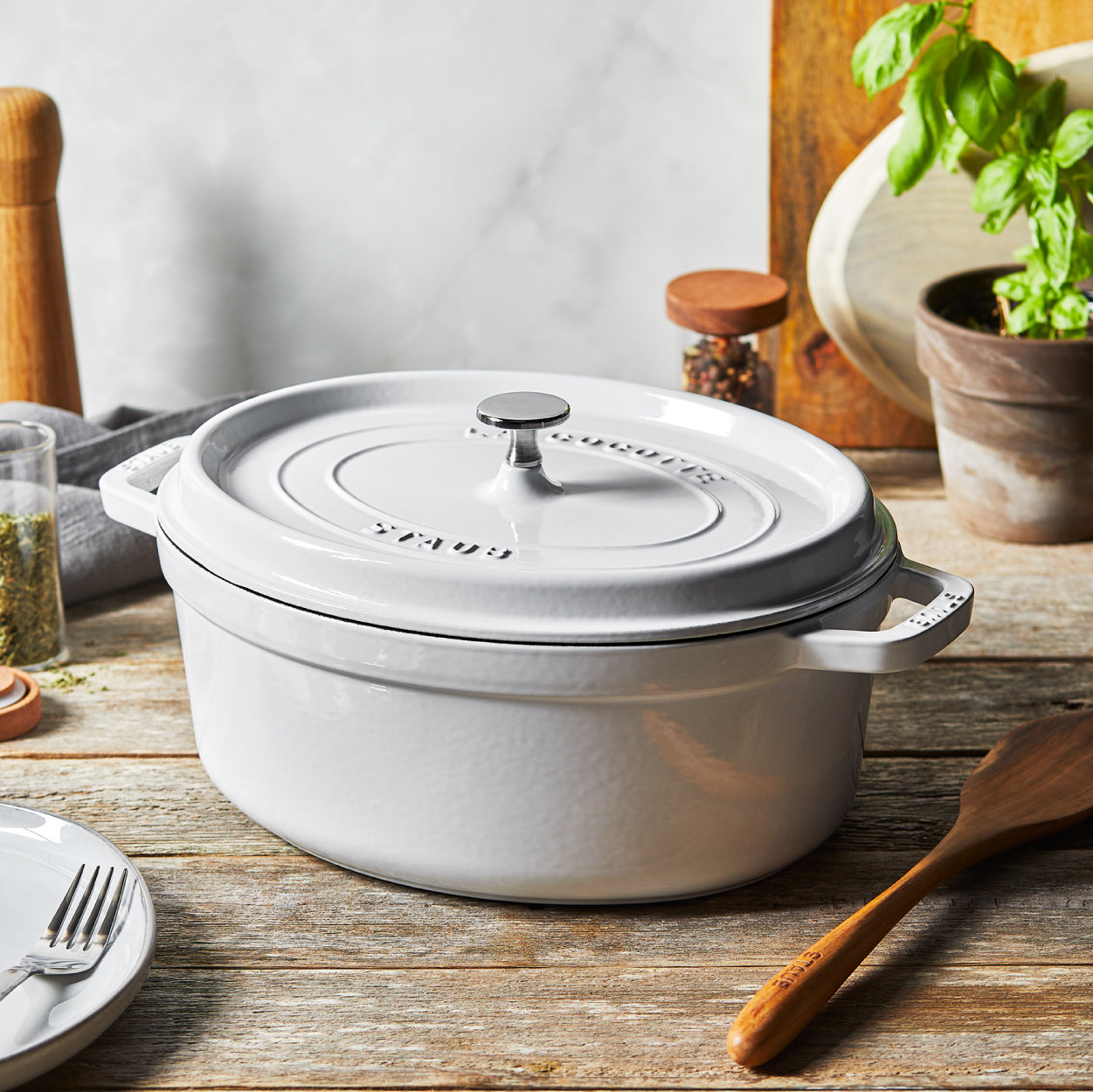Enameled Cast Iron Cocotte, White, 5.75 qt