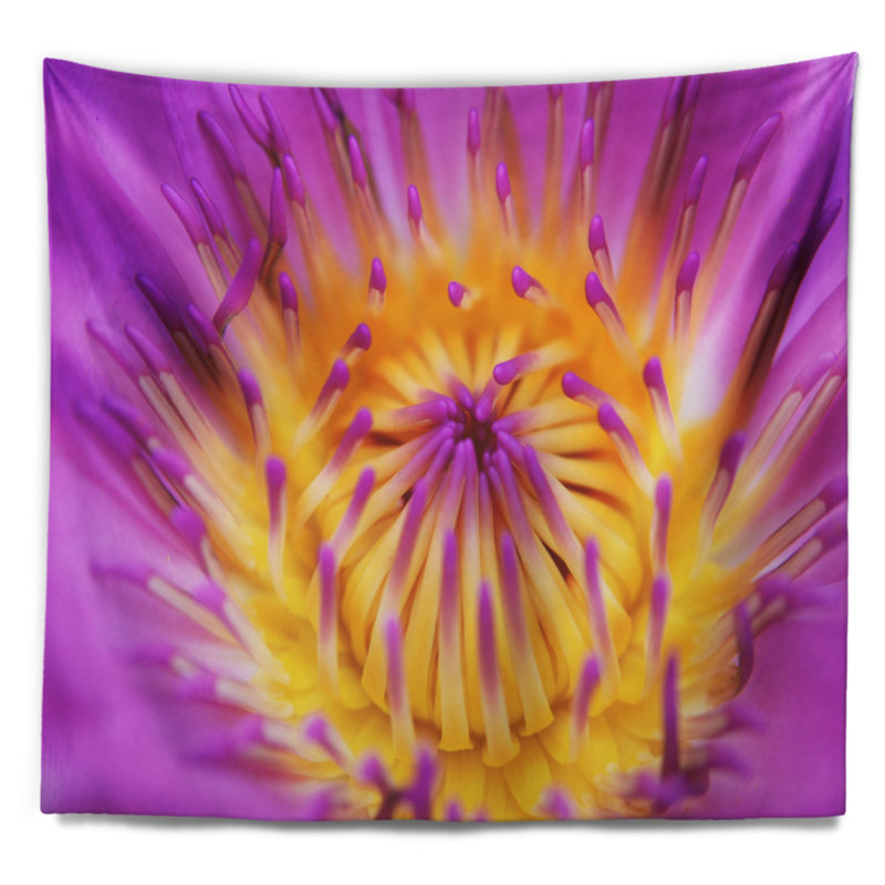 Tapisserie floral jaune abstrait rose lotus, H 32 po x l 39 po