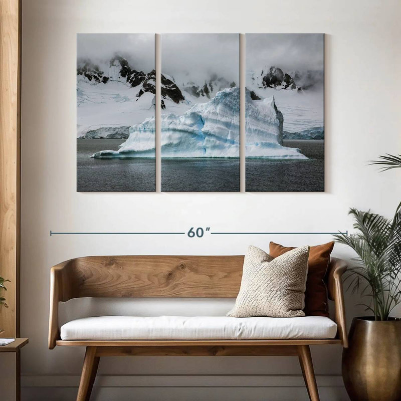Iceberg avec montagne en Antarctique, H 32 po x l 50 po
