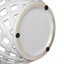 Charmant pot à couvercle en céramique blanche avec motif en treillis complexe, parfait pour le pot-pourri et le rangement décoratif