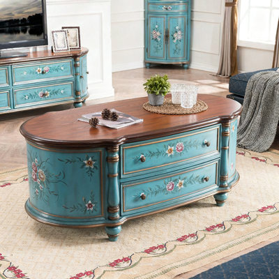 Table basse de style européen