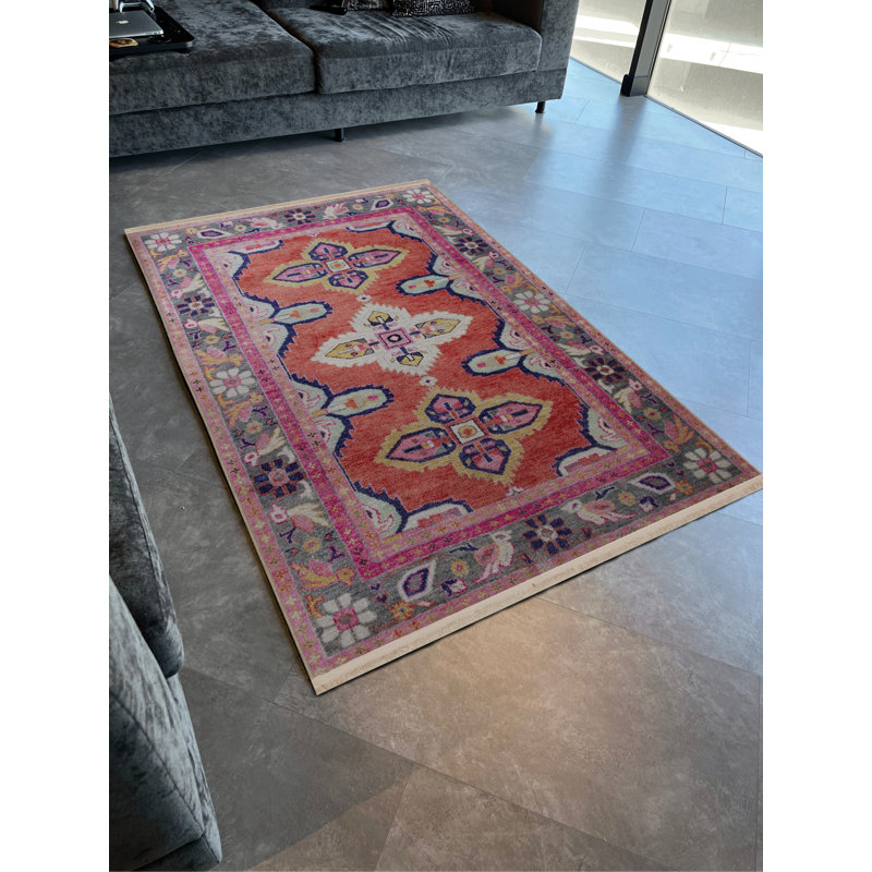 Tapis décoratif multicolore à motif frangé et à motif traditionnel