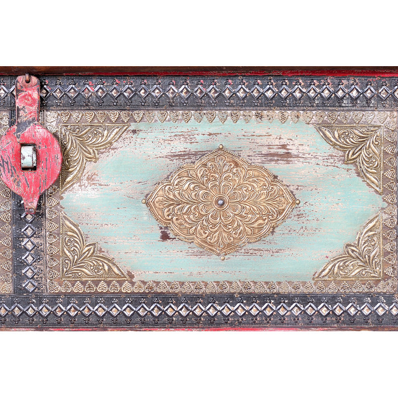 Urrutia Accent Trunk
