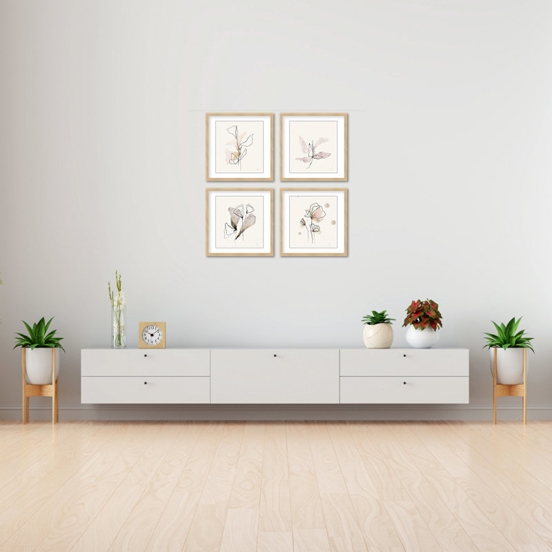 Fleurs flottantes: un quad de fleurs et de papillons abstraits, H 32 po x l 32 po