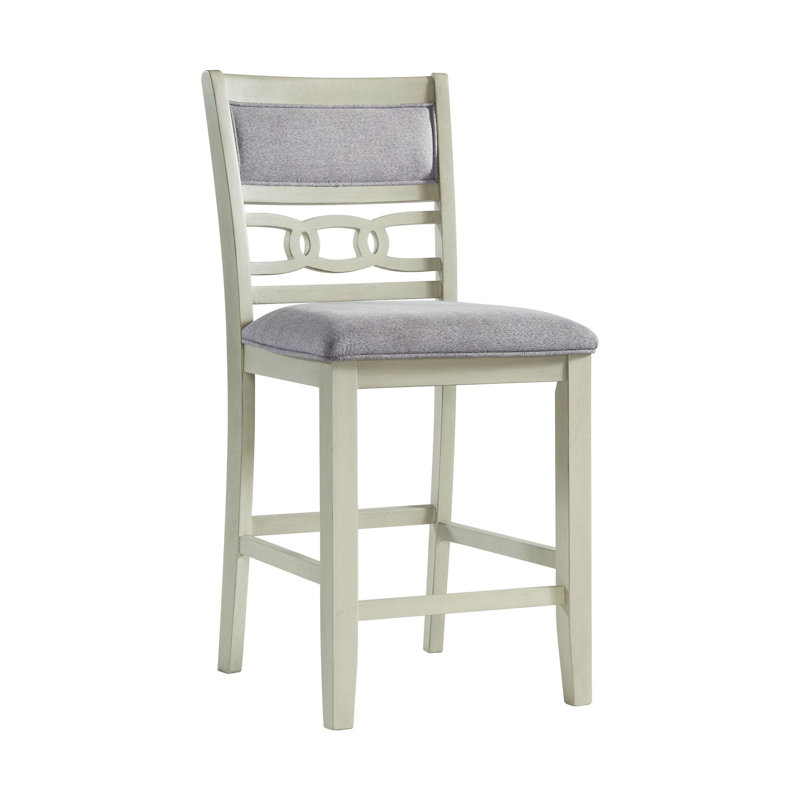 Chaise rembourrée Relyea, Bisque, H 36 po x L 42 po x l 42 po