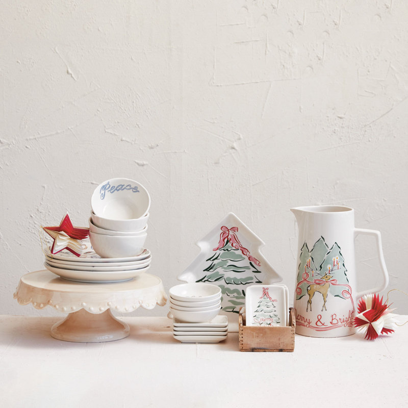 Round Stoneware Plate with Holiday Pattern
