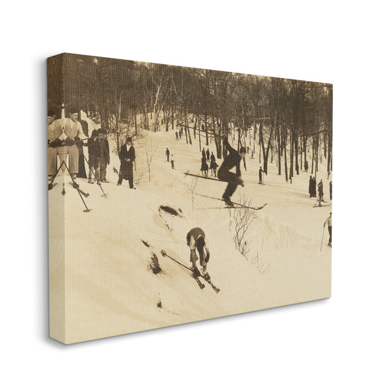 «Vintage Ski Slopes Winter Athletes», photographie sépia sur bois par Wild Apple Portfolio, H 10 po x l 15 po x P 0,5 po