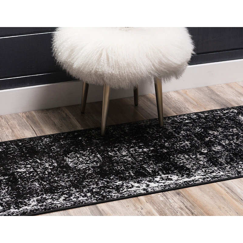 Anneliesse Oriental Indoor Rug, Rectangle 2' x 3'11"