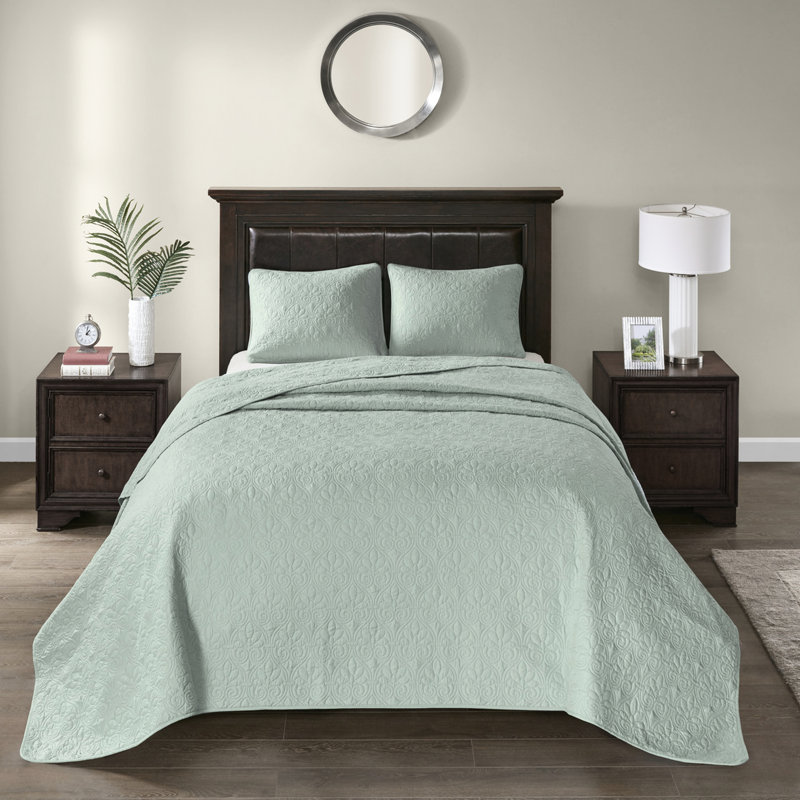 Reversible Queen Bedspread - Cozy Pre-Washed Cotton Filling, Gorgeous Quilting, With And Two Shams Comfortable Charming 2