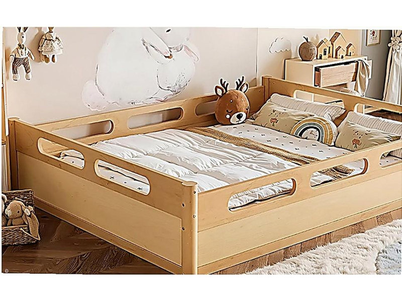 Lit plateforme grand format avec garde-corps pleine longueur, base de lit grand profil bas, aucun sommier tapissier requis, naturel