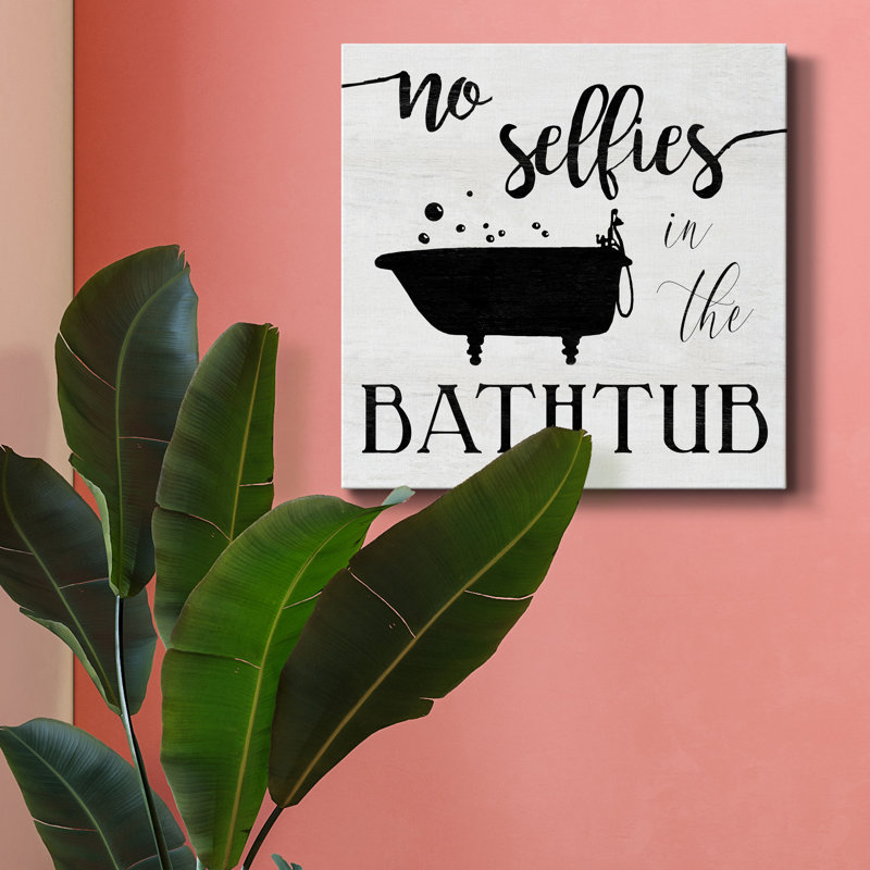 «No Selfies Bath», reproduction sur toile tendue, H 10 po x l 10 po x P 1,5 po
