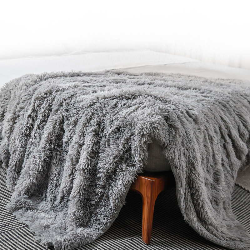  Jeté en fausse fourrure à poils longs, 50 po x 60 po, Argent