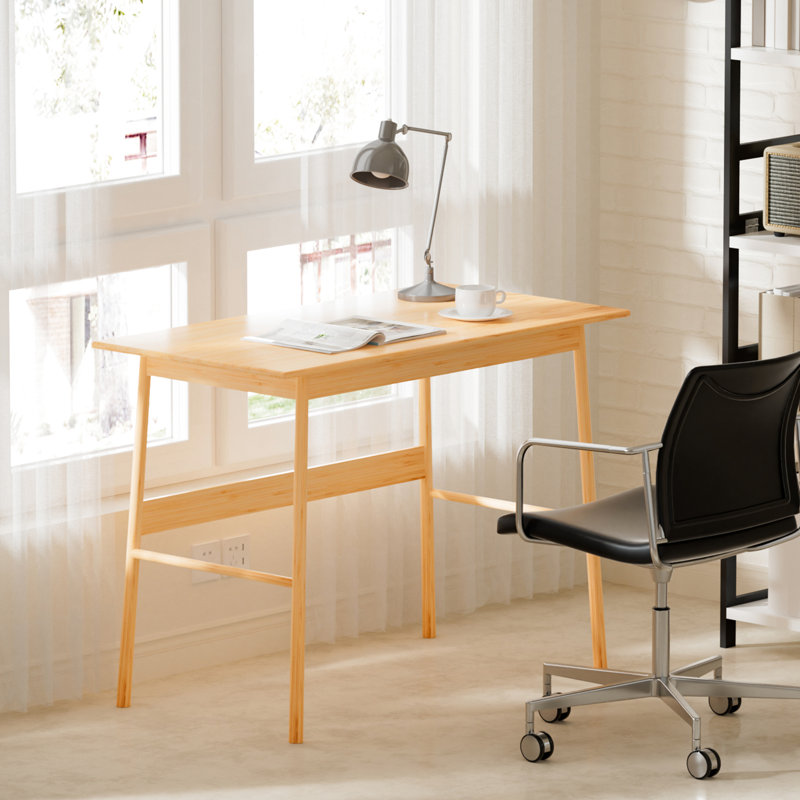 Bureau d'ordinateur simple et moderne Modern