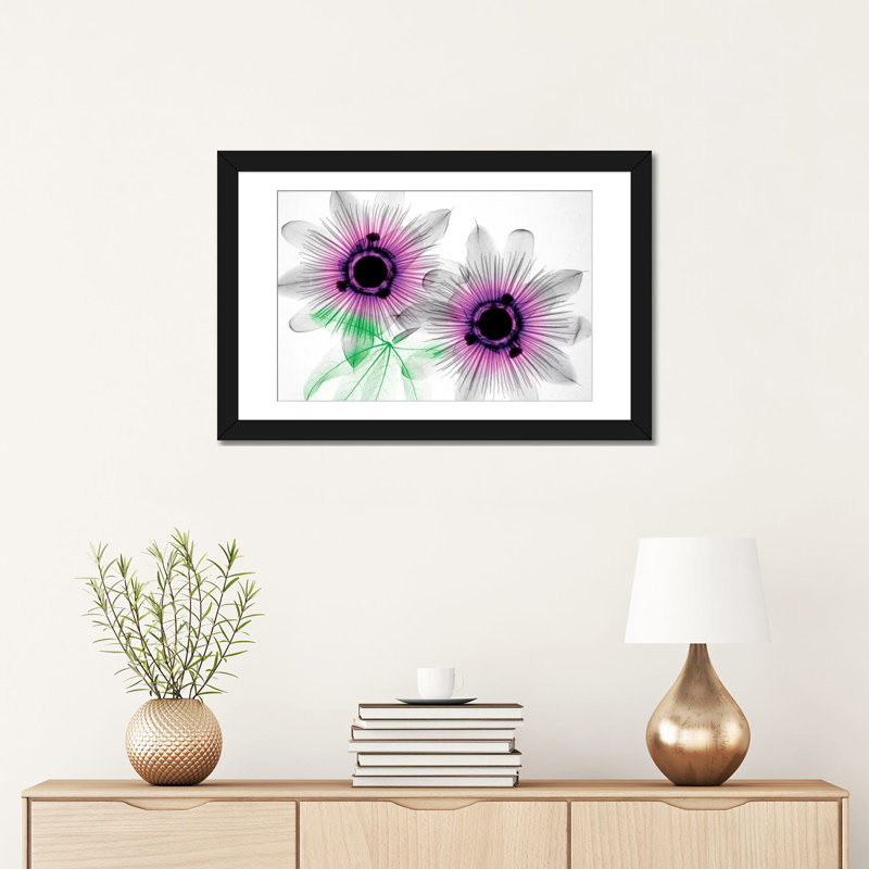 «Passion Flowers», impression sur toile, H 12 po x l 18 po x P 1,5 po, Toile tendue, Pas de tapis