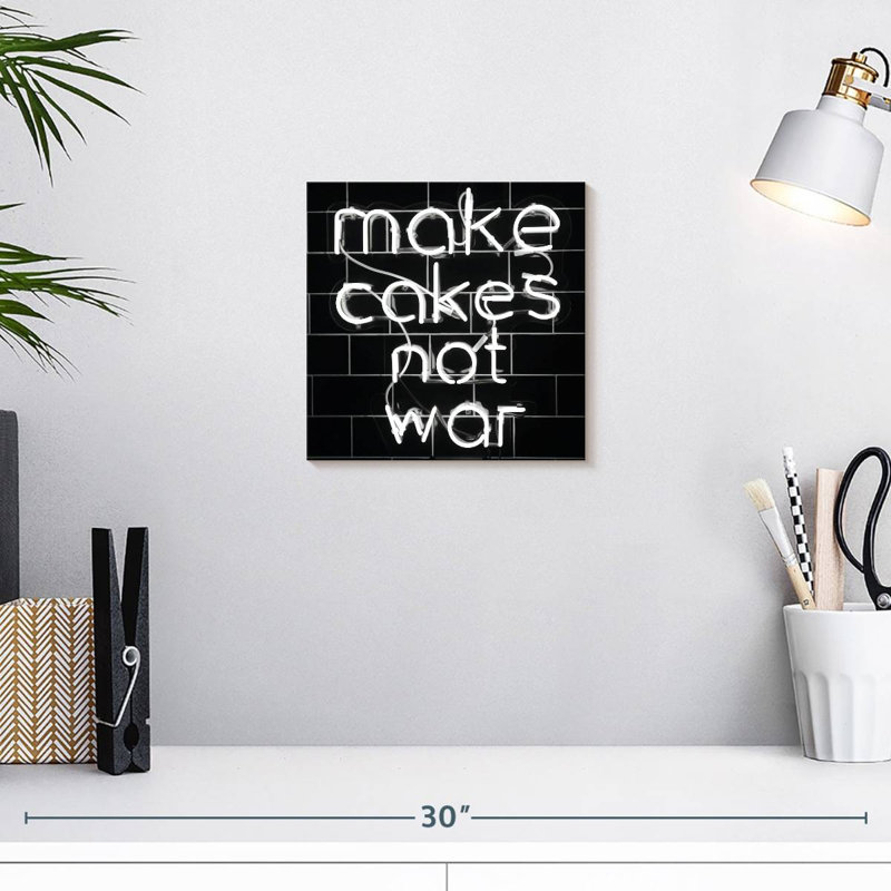 «Ketti Make Cakes Not War», typographie