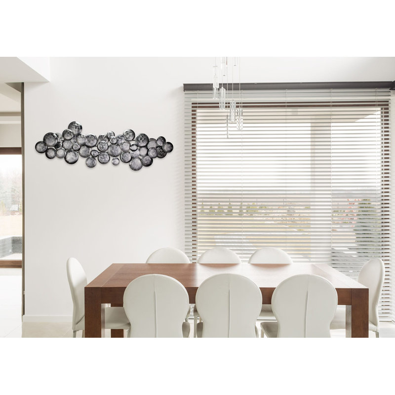 Pulsating wall sculpture