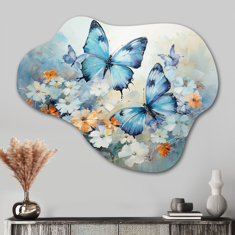 «Blue White Butterfly Symphony - Cloud Butterfly», décoration murale asymétrique en métal, H 27 po x l 35 po x P 1 po