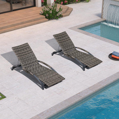 Ensemble de chaises longues en osier 2 pièces avec accoudoirs résistants à la chaleur et rotin tressé