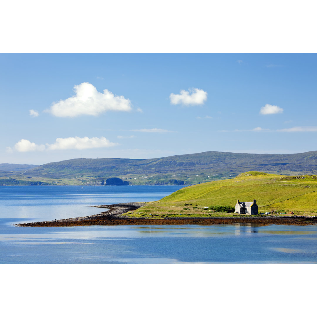 Idyllische Bucht in Schottland von Bim - Leinwandbild