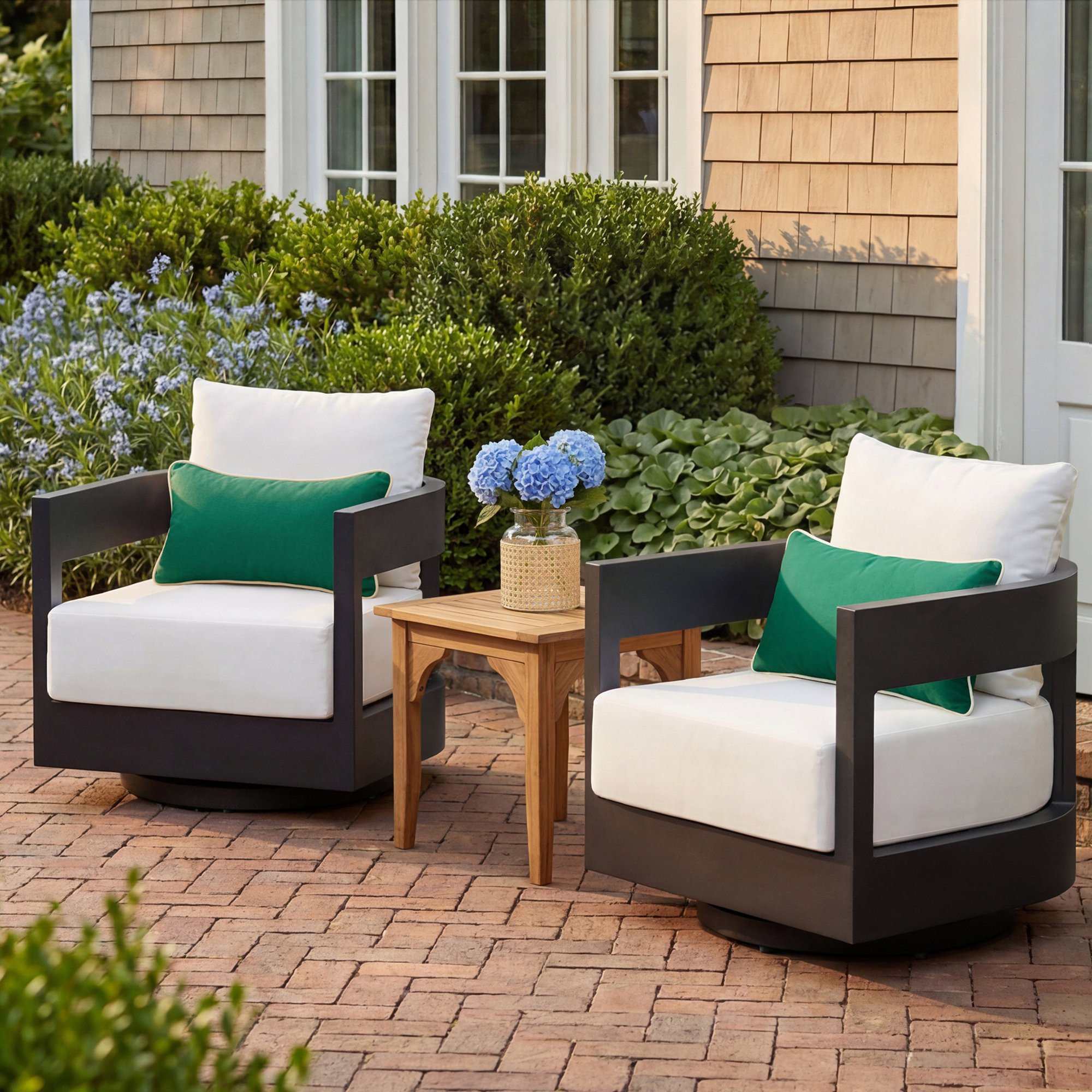 Everlee Metal Outdoor Swivel Chair