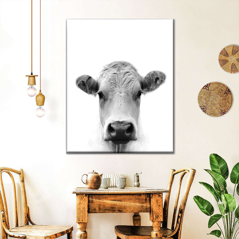 Tête de vache blanche, reproduction sur toile, H 20 po x l 25 po