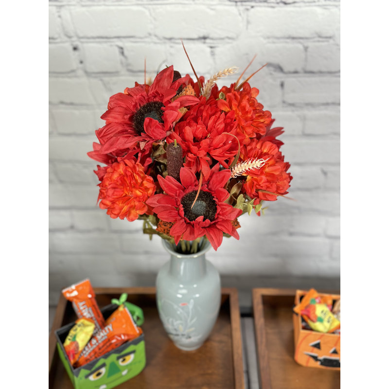 Arrangement de fleurs mixtes, Rouge brique