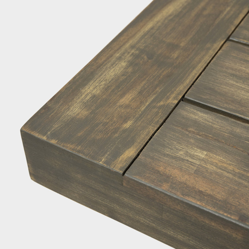 Banc en bois gris pour un espace de rajeunissement extérieur