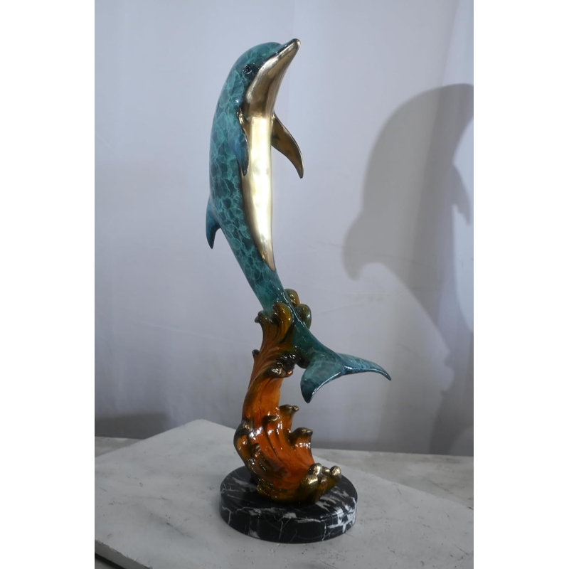 Sculpture dauphin en bronze sur base ondulée 25 po x 24 po x H 40 po