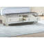 Très grand lit, revêtement en similicuir, boutons, détails de miroir, tiroirs de rangement, chambre à coucher transitionnelle argent et gris, rangement, style