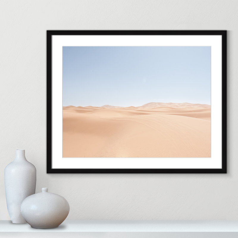 «Desert Serenity» par Mark Eder, Blanc, Cadre noir, H 23,5 po x l 29,5 po x P 1,25 po